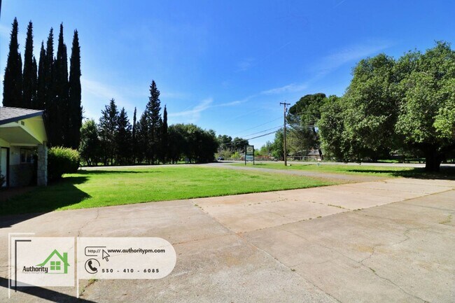 Photo - 8759 Airport Rd