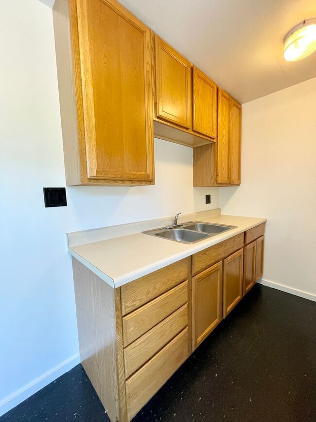 Photo - Escolier Apartments