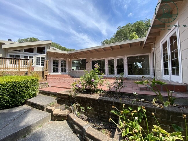Photo - Spacious Three Bedroom Home in Carmel Hill...