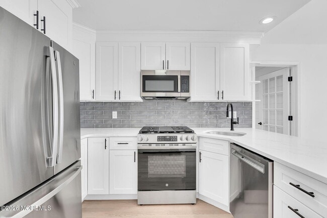 90 Spinnaker Ct
