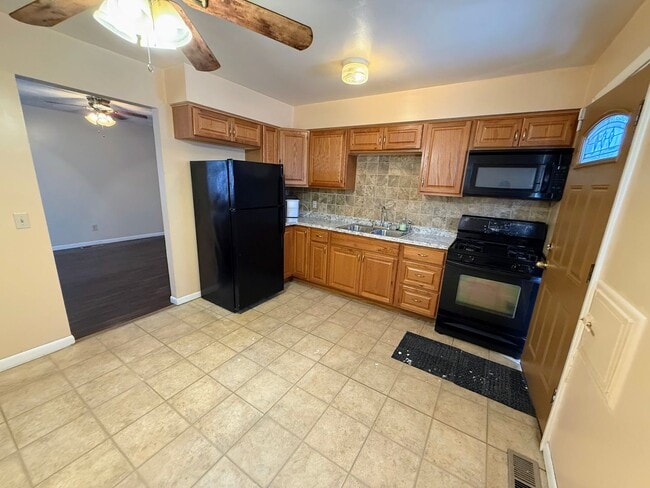 Photo - Well-maintained 3-bedroom, 1-bath home in Cleveland