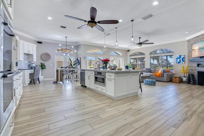 Photo - 16545 Majestic Ct