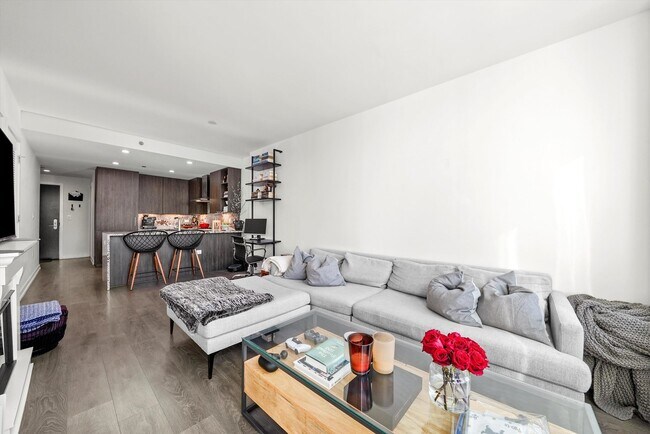 Photo - 750 N Hudson Ave Unidad 1004