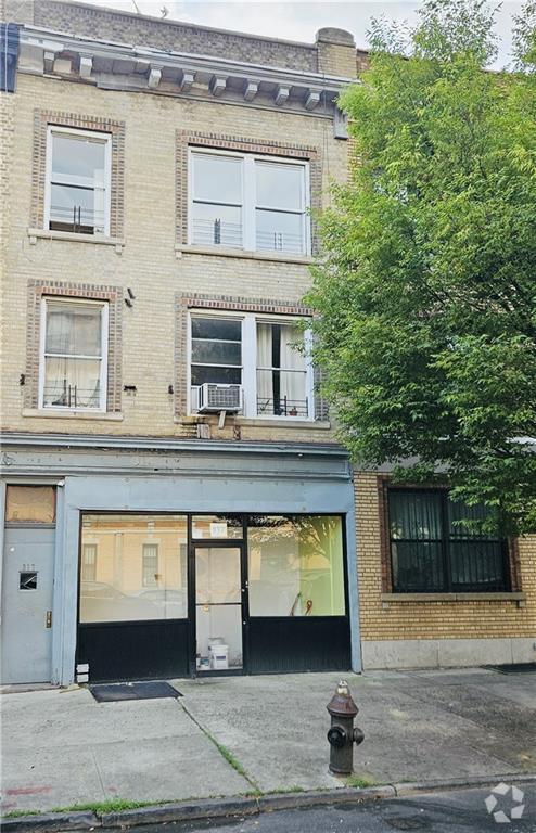 Building Photo - 317 Albany Ave Rental