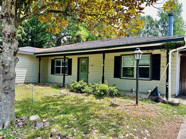 2009 Jean St