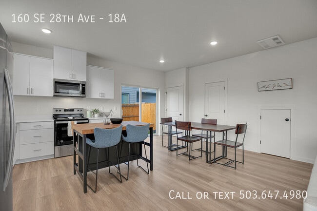Photo - 160 SE 28th Ave