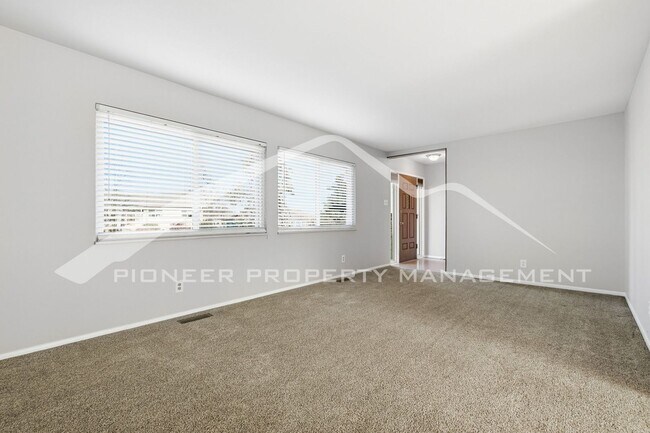 Photo - Spacious Home with 2 Car Garage and Centra...