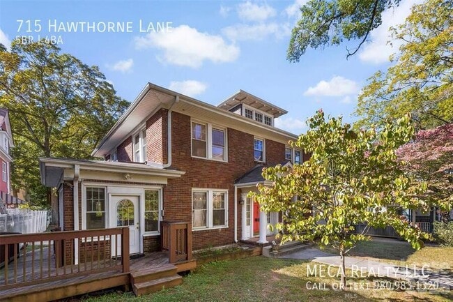 Photo - 715 Hawthorne Ln