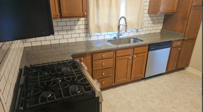 Photo - MOVE IN SPECIAL!! LIMITED TIME ONLY!! FIRS...