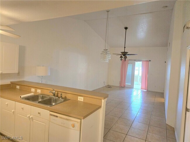 Photo - 1908 NE 8th Pl