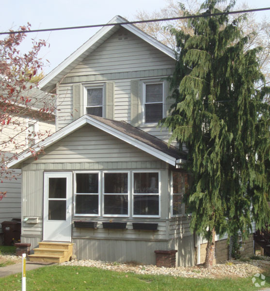 Building Photo - 458 McConnell St Rental