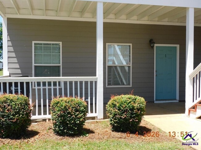 408 Club Villa Court