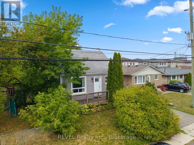 Photo - 229 Morton St