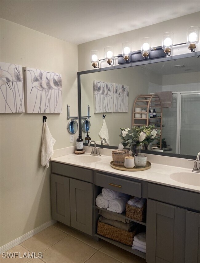 Photo - 768 Hampton Cir