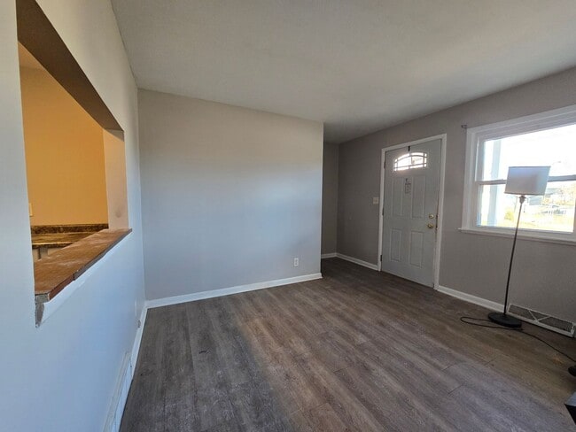 Photo - 1005 Samantha St Unidad Lower