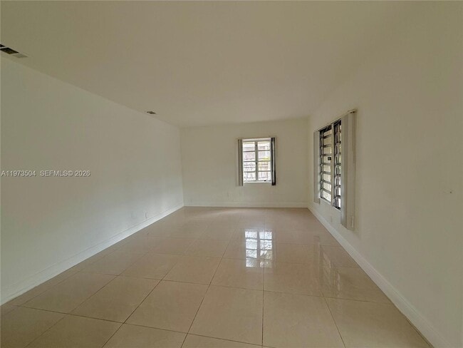 Photo - 435 NW 44th Ave Unit FRONT