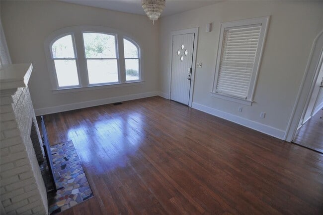 Photo - 709 Carolyn Ave