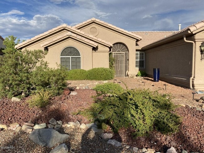 Building Photo - 38045 S Elbow Bend Dr