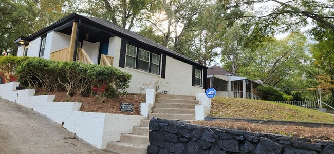 Photo - 1824 Tiger Flowers Dr NW