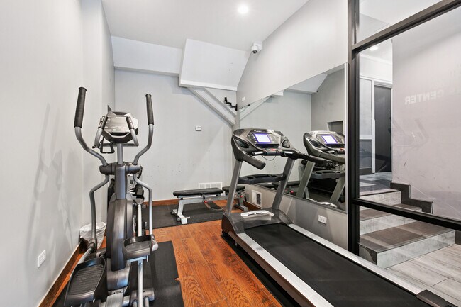 Photo - 4555 Malden St Unidad 317