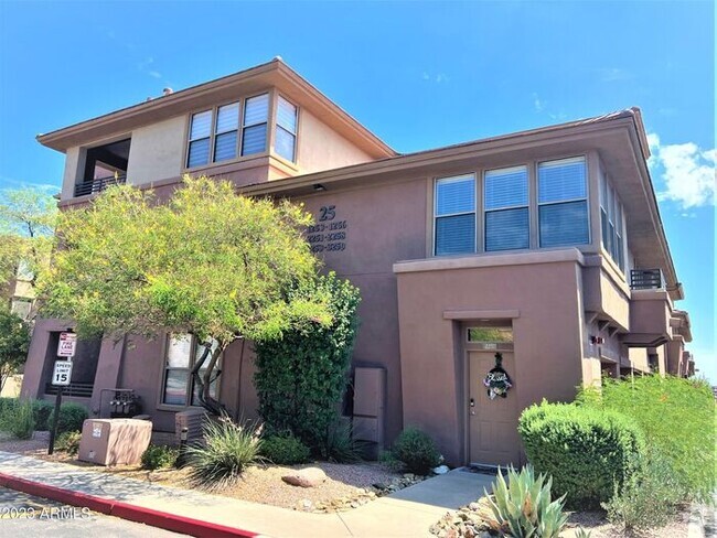 Building Photo - Beautiful 2 Bed, 2 Bath Scottsdale Condo i...