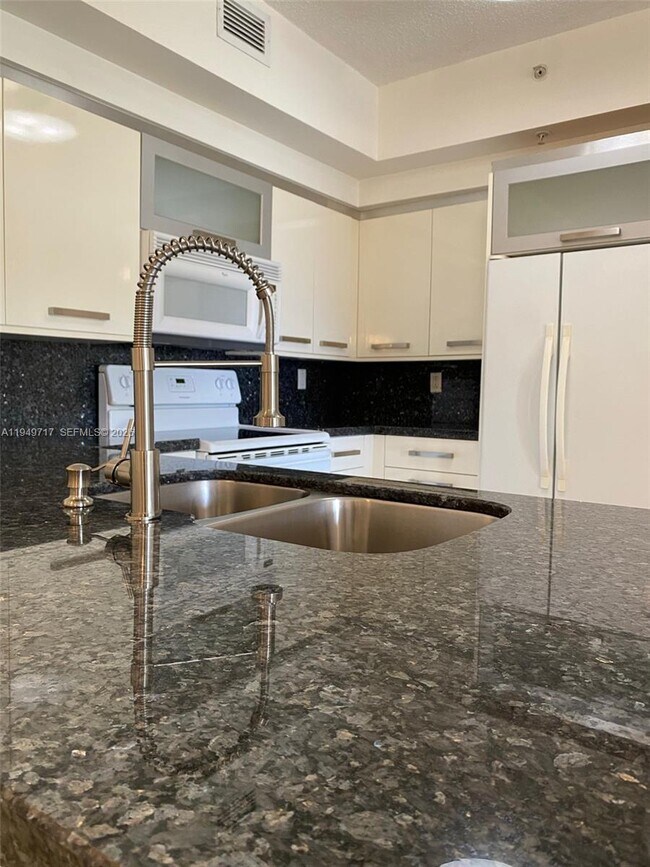 Building Photo - 2440 E Preserve Way Unit 206