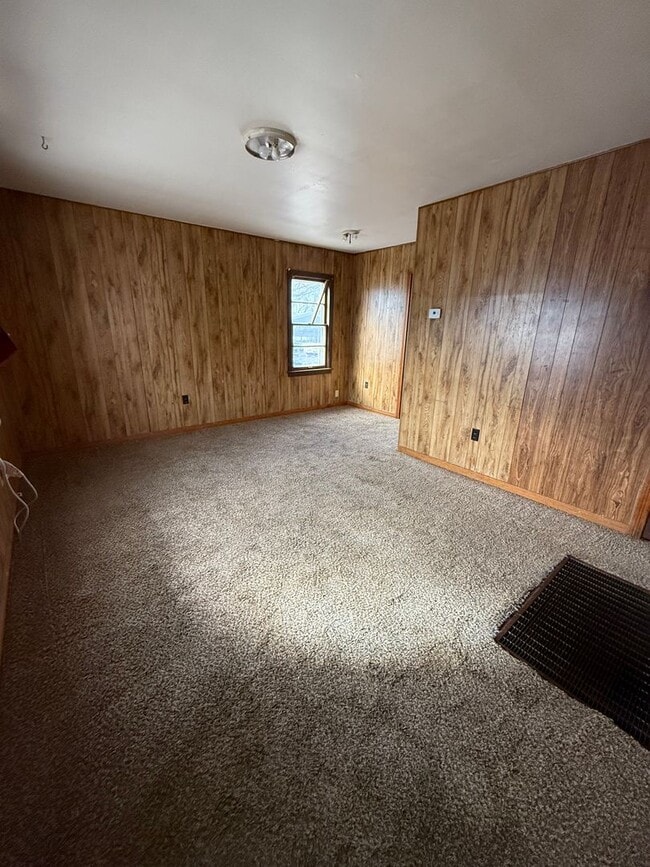 Photo - 1 Bedroom, 1 Bathroom House with Detached Garage