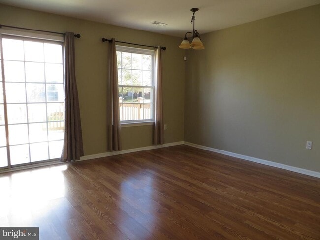 Photo - 6403 Rolling Hill Dr