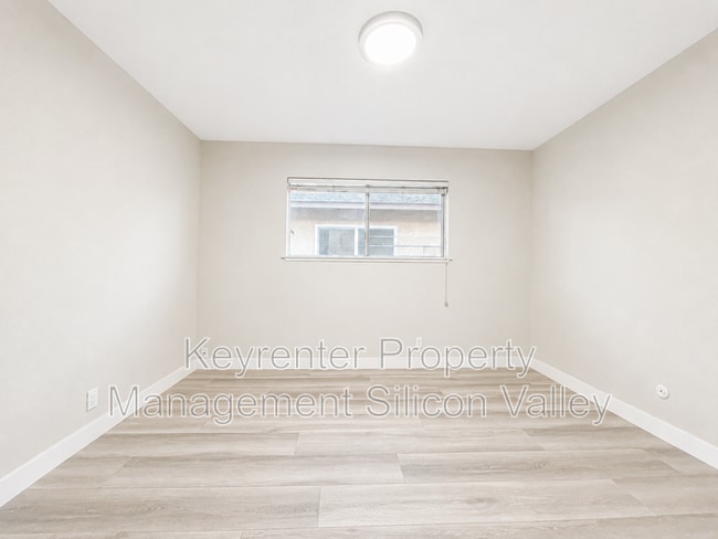 Photo - 1104 Delna Manor Ln