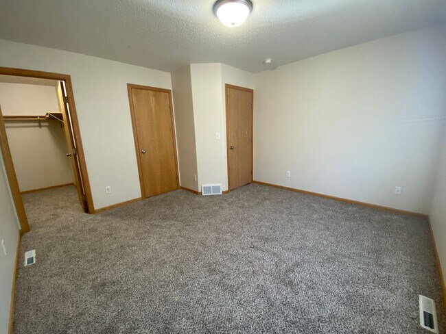 Photo - Spacious South Moorhead Twinhome with Double Garage & Prime Location!
