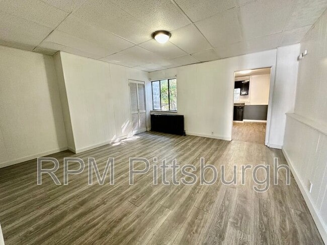 Photo - 2330 Eccles St