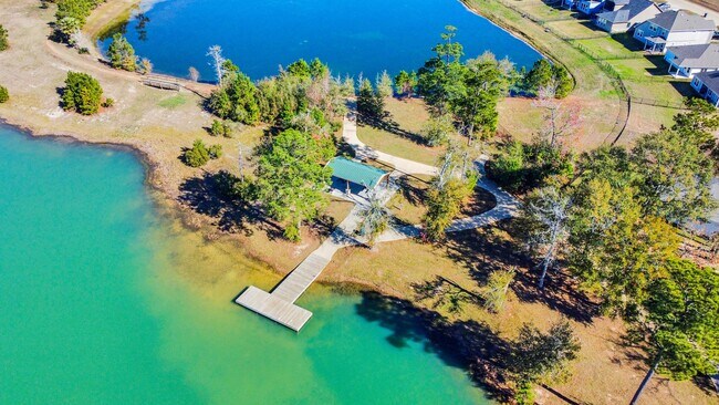 Photo - 473 Shoreview Dr