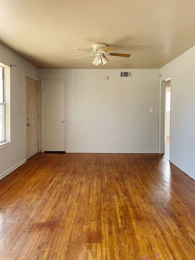 Photo - 3 bedroom home in a quote culdesac