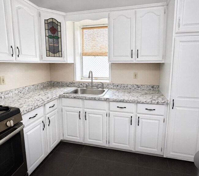 Photo - 146 W 27th St Unit 1