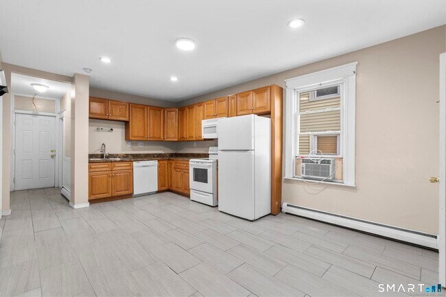 Photo - 329 Broad St Unit 1