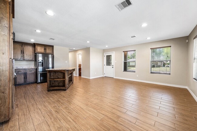Photo - 1603 Patrick St