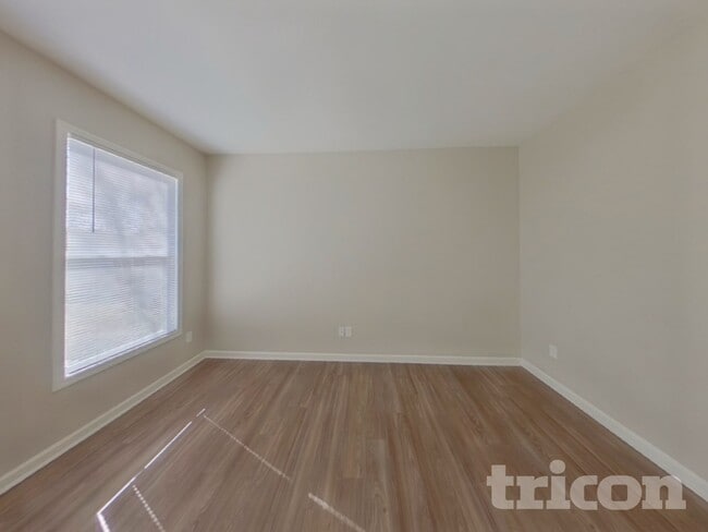 Photo - 2017 Rockycreek Ln