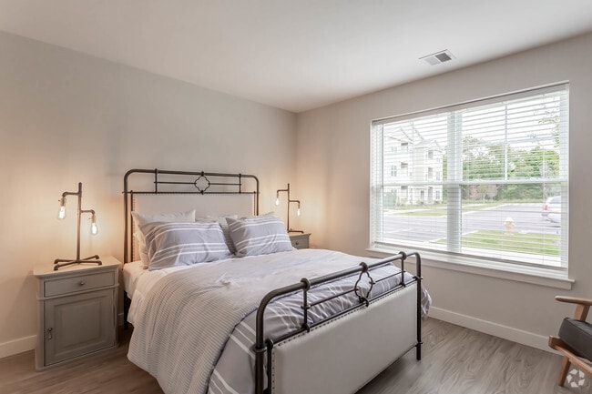 Bedroom - Trail Run Apartments