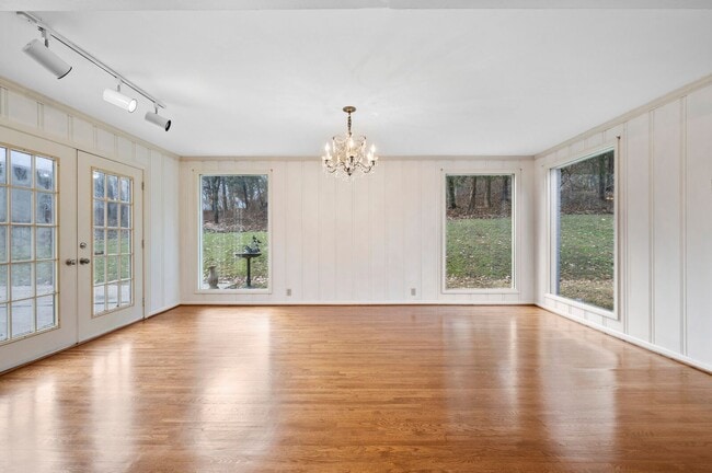Photo - 4BR/3BA Forest Hills Luxury Rental