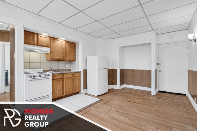 Photo - 1442 W Howard St Unit 17