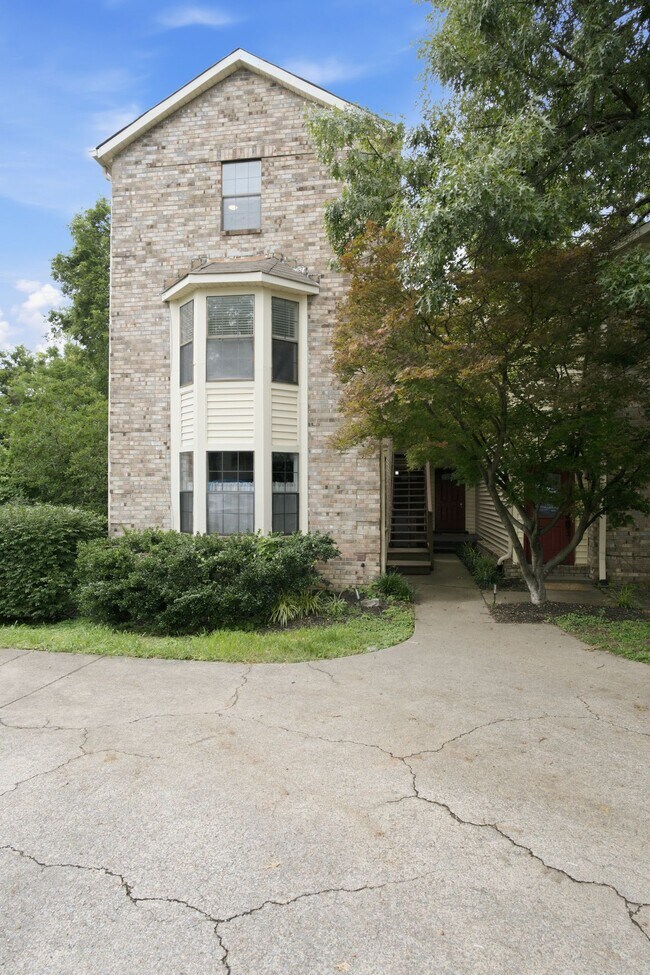 Photo - 515 Chesterfield Ave