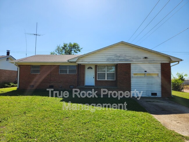 Building Photo - 933 Crestview Ave