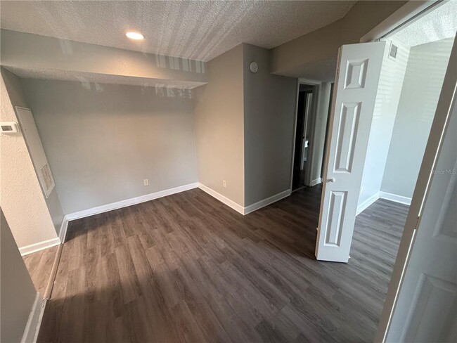 3716 Idlebrook Cir Unit 206