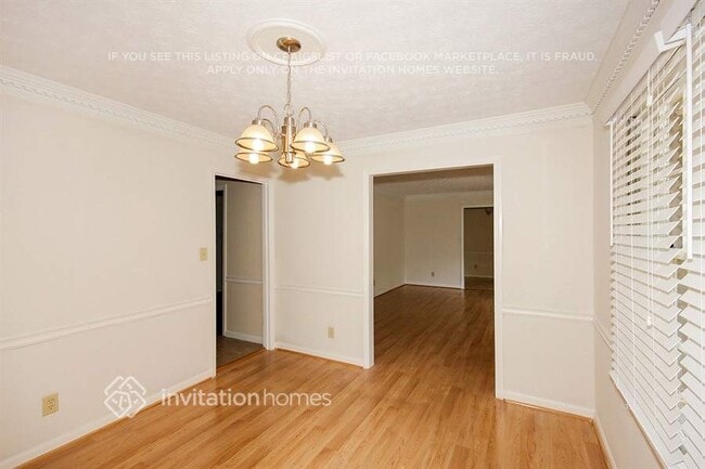 Photo - 458 Glendale Ct SW