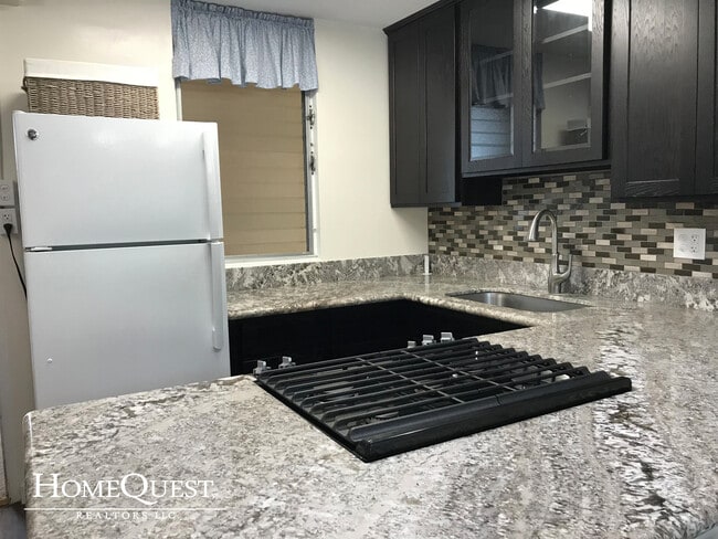 Building Photo - Beautiful Upgraded 2/1/1 in Kaneohe - Most Utilities Included!