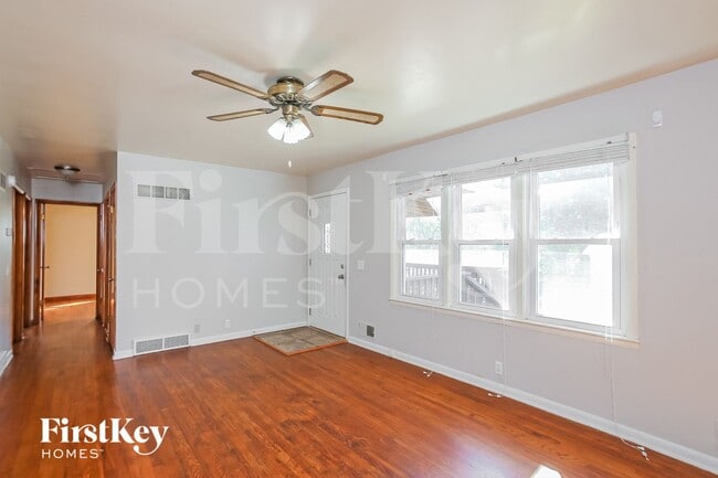 Photo - 1012 Magnolia W