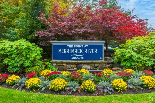 La punta del río Merrimack - The Point at Merrimack River