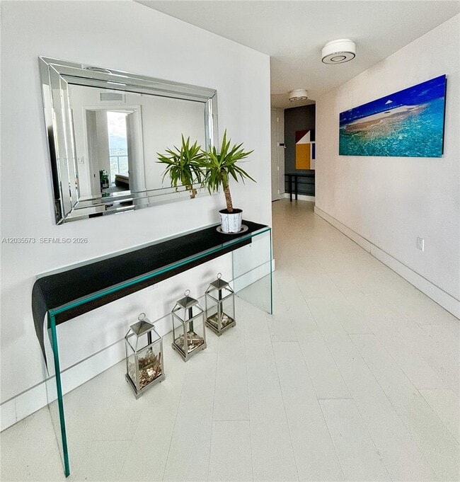 Photo - 79 SW 12th St Unidad 4012-S