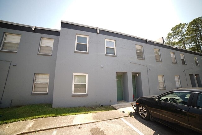 Photo - 2325 W Pensacola St Condo Unit 131