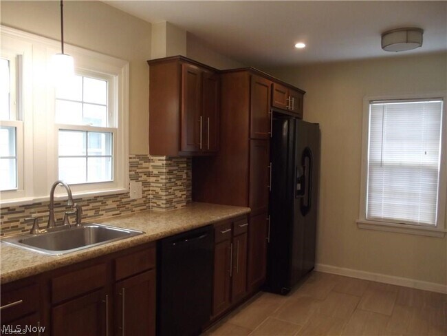 Photo - 3878 Silsby Rd